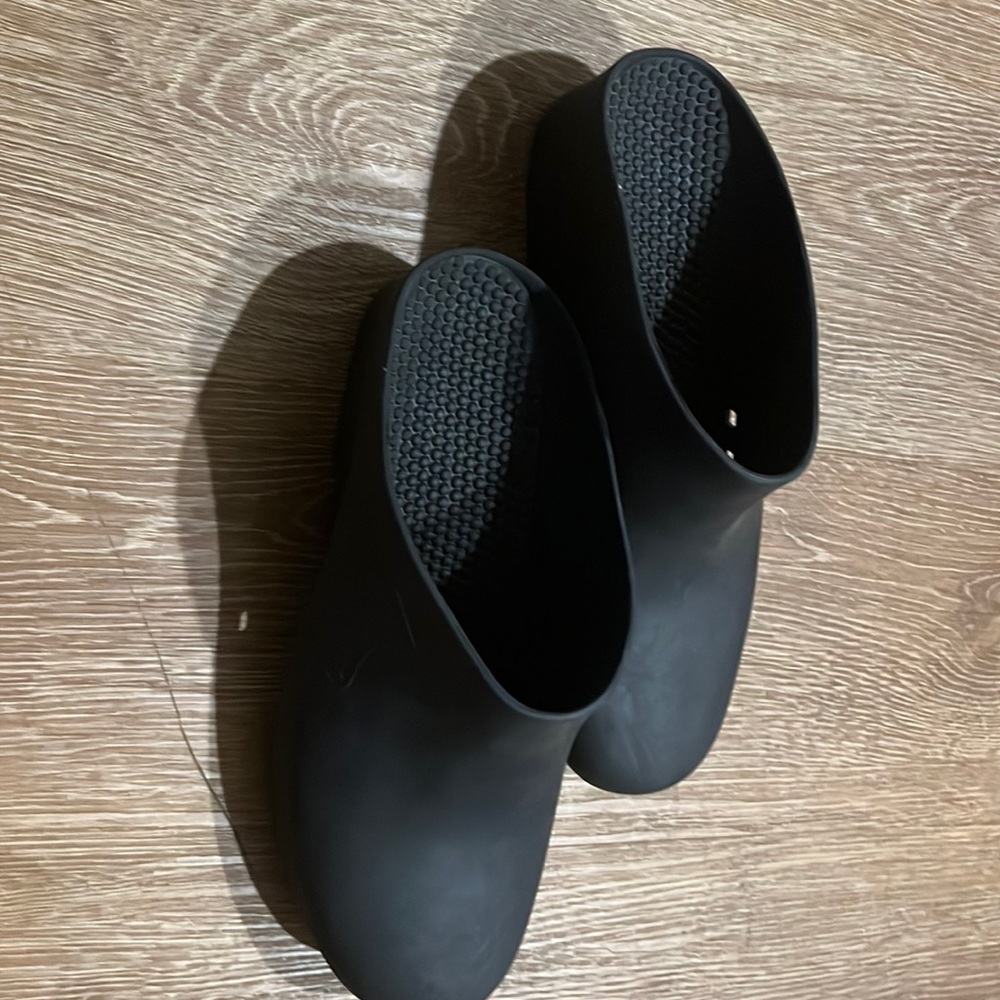Calzuro Classic Clogs (Unisex), Black, Size 42-43EU (9.5M US) - Made in Italy